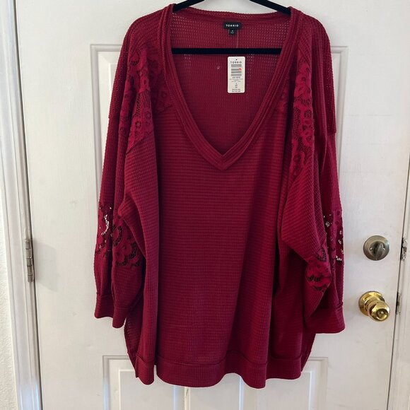 Torrid  Plus-Size Rhubarb Waffle Long Sleeve V-Neck Lace Inset Sweather Sz 26 - Picture 2 of 8
